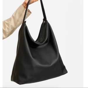 Everlane The Boss Leather Hobo Bag - black pebbled leather